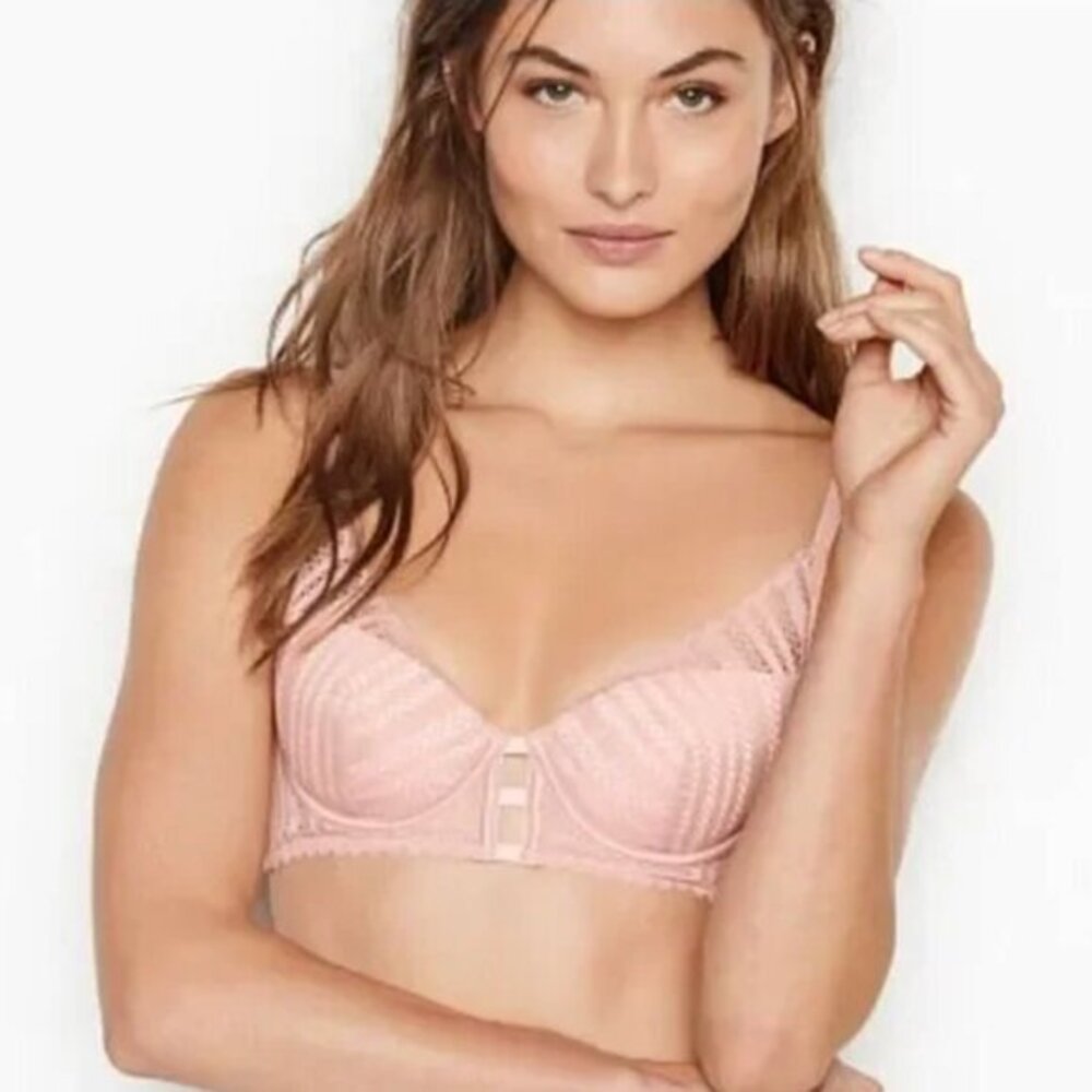 Victoria’s Secret Blush Pink Plunge Bra 32D Like new